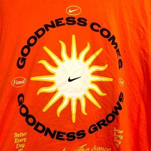 LIMITED RELEASE Nike Women’s Recreational Club baggy crop